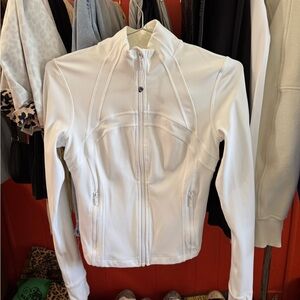 Lululemon white defined cropped jacket NULU size 6